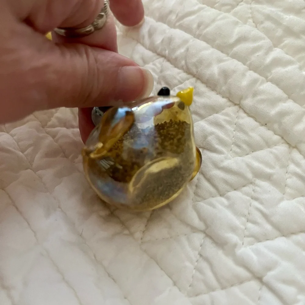 Lampwork Chicken Translucent Salt and Pepper Shakers by Glass Act Artisans - Picture 8 of 9